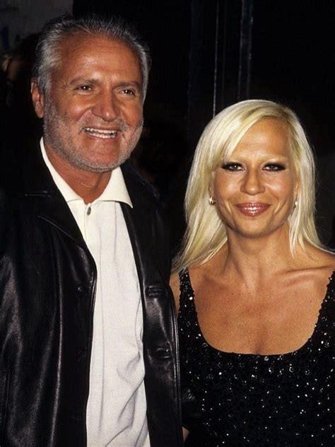 Gianni Versace y su pareja